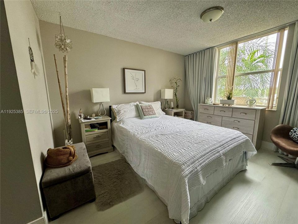 For Sale: $314,000 (2 beds, 2 baths, 960 Square Feet)