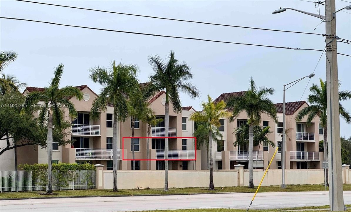 For Sale: $314,000 (2 beds, 2 baths, 960 Square Feet)