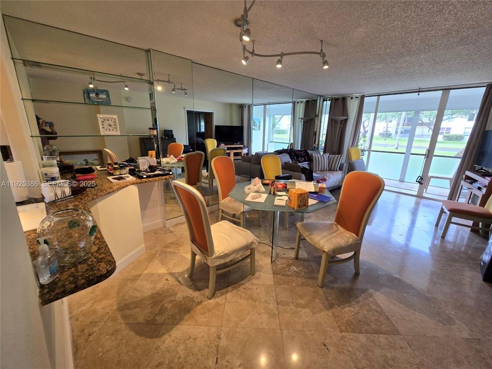 En Renta: $1,850 (2 camas, 2 baños, 975 Pies cuadrados)