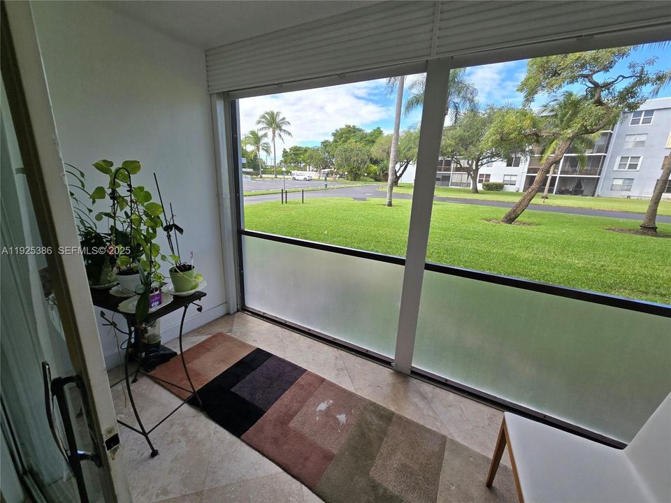 En Renta: $1,850 (2 camas, 2 baños, 975 Pies cuadrados)