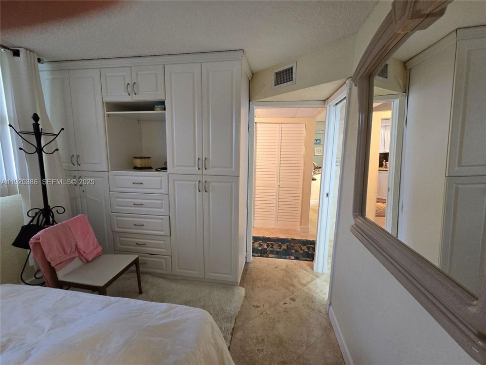 En Renta: $1,850 (2 camas, 2 baños, 975 Pies cuadrados)