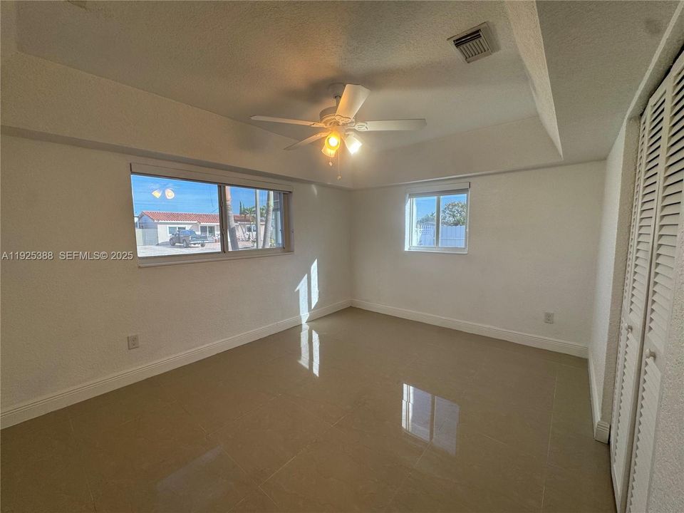 出租: $3,500 (3 贝兹, 2 浴室, 1830 平方英尺)