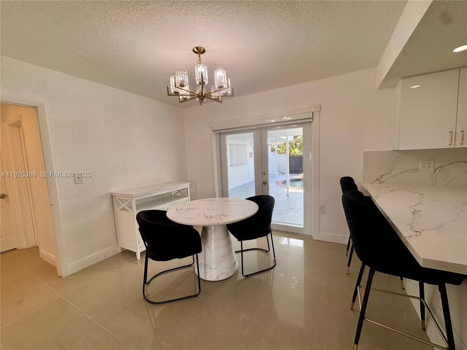 出租: $3,500 (3 贝兹, 2 浴室, 1830 平方英尺)