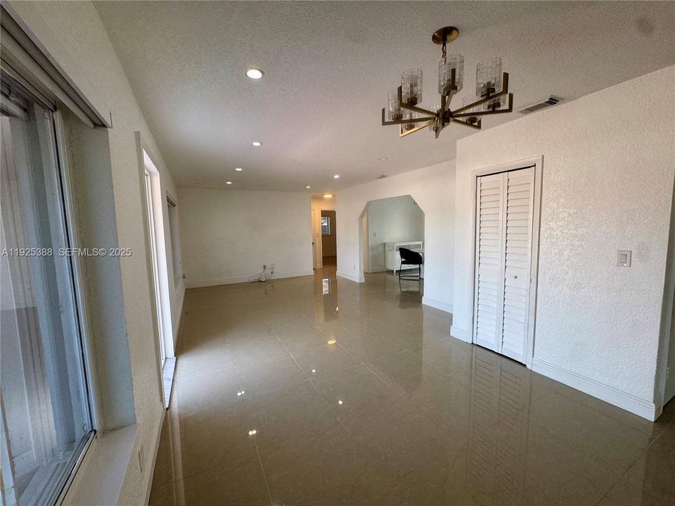 出租: $3,500 (3 贝兹, 2 浴室, 1830 平方英尺)