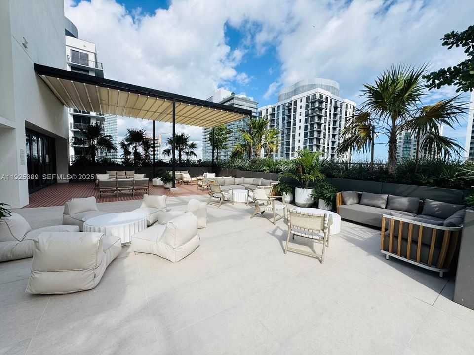 待售: $650,000 (1 贝兹, 1 浴室, 0 平方英尺)