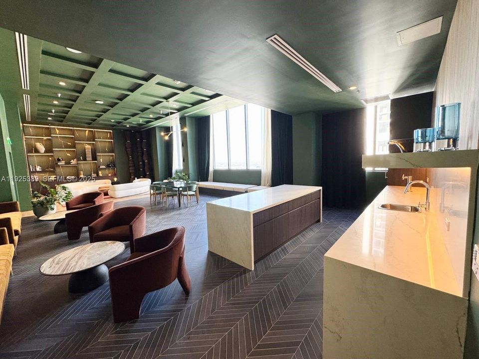 待售: $650,000 (1 贝兹, 1 浴室, 0 平方英尺)