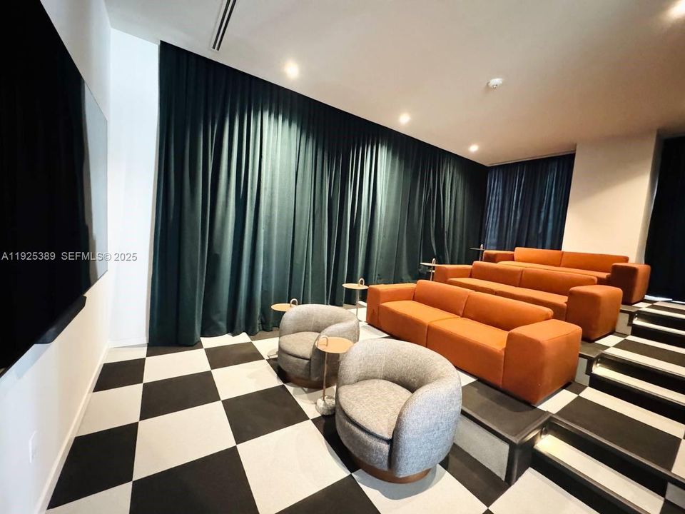 待售: $650,000 (1 贝兹, 1 浴室, 0 平方英尺)