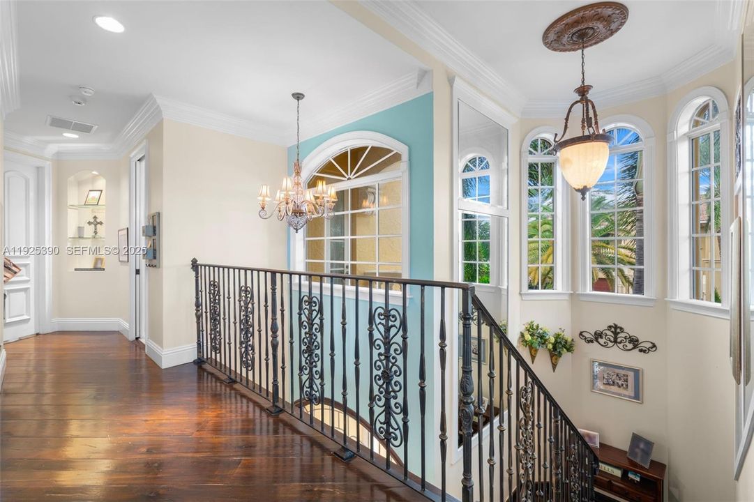 待售: $2,750,000 (4 贝兹, 3 浴室, 2759 平方英尺)