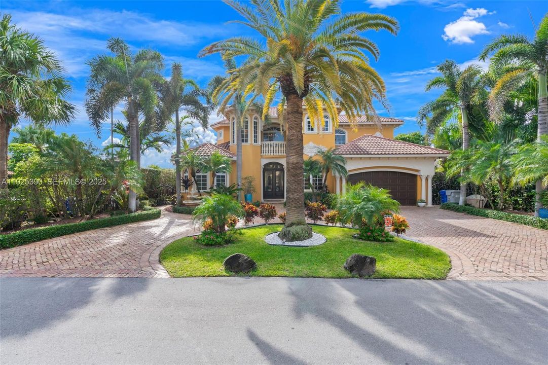 待售: $2,750,000 (4 贝兹, 3 浴室, 2759 平方英尺)