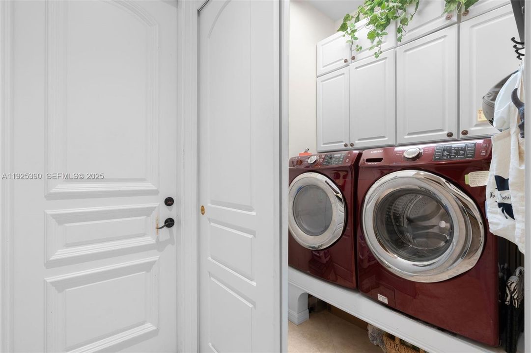 待售: $2,750,000 (4 贝兹, 3 浴室, 2759 平方英尺)