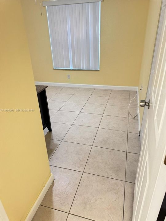 For Rent: $2,800 (3 beds, 1 baths, 1344 Square Feet)