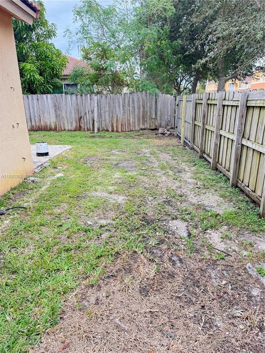 For Rent: $2,800 (3 beds, 1 baths, 1344 Square Feet)