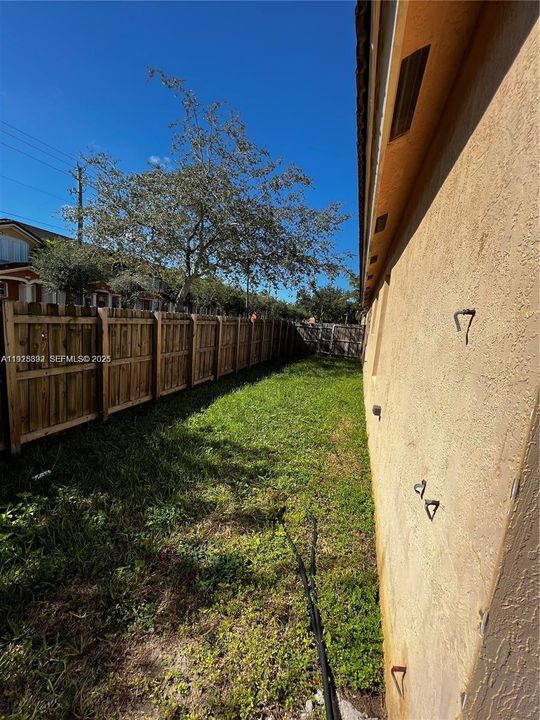 For Rent: $2,800 (3 beds, 1 baths, 1344 Square Feet)