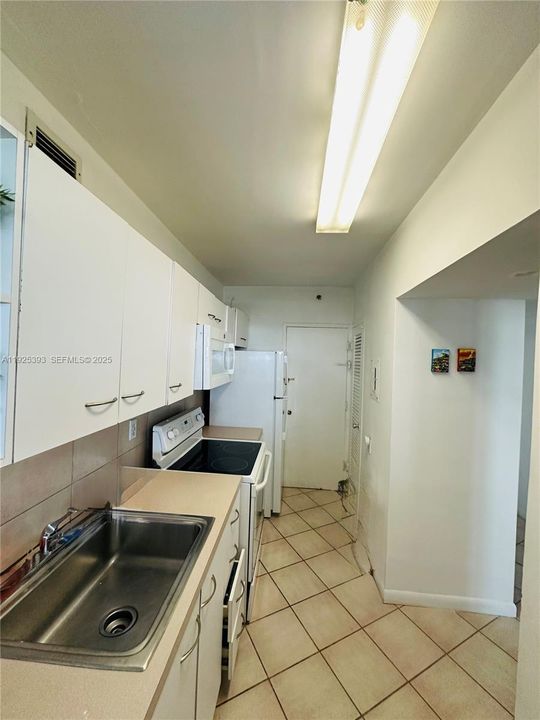 For Sale: $420,000 (0 beds, 1 baths, 550 Square Feet)