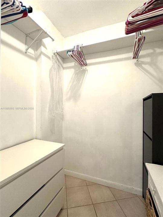 For Sale: $420,000 (0 beds, 1 baths, 550 Square Feet)