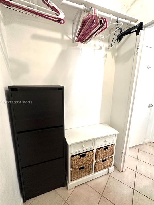 For Sale: $420,000 (0 beds, 1 baths, 550 Square Feet)