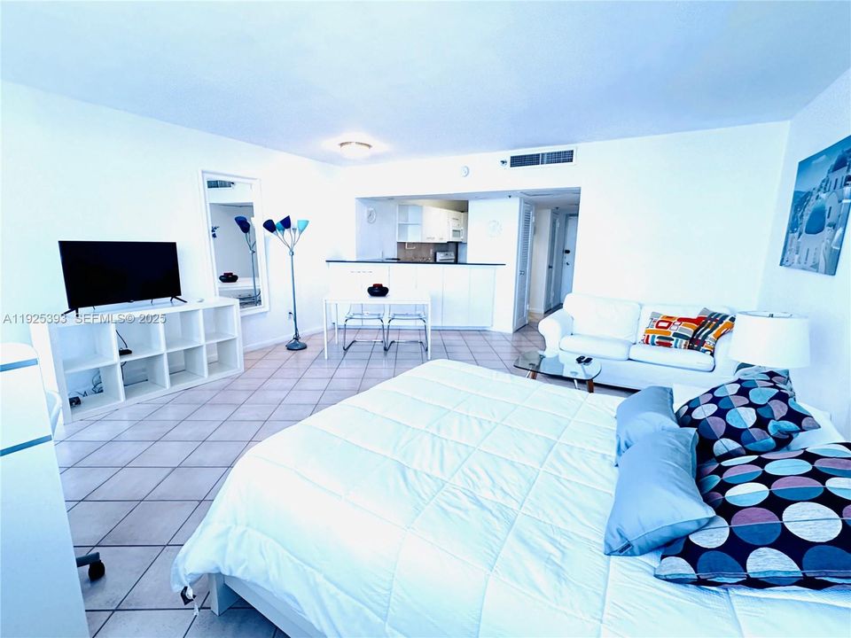 For Sale: $420,000 (0 beds, 1 baths, 550 Square Feet)