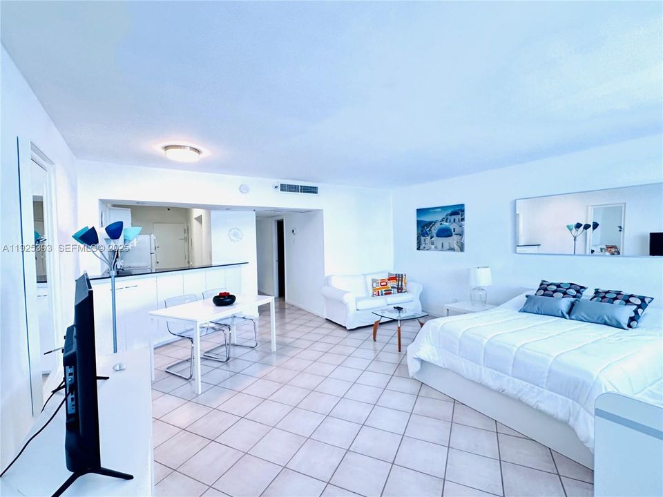 For Sale: $420,000 (0 beds, 1 baths, 550 Square Feet)