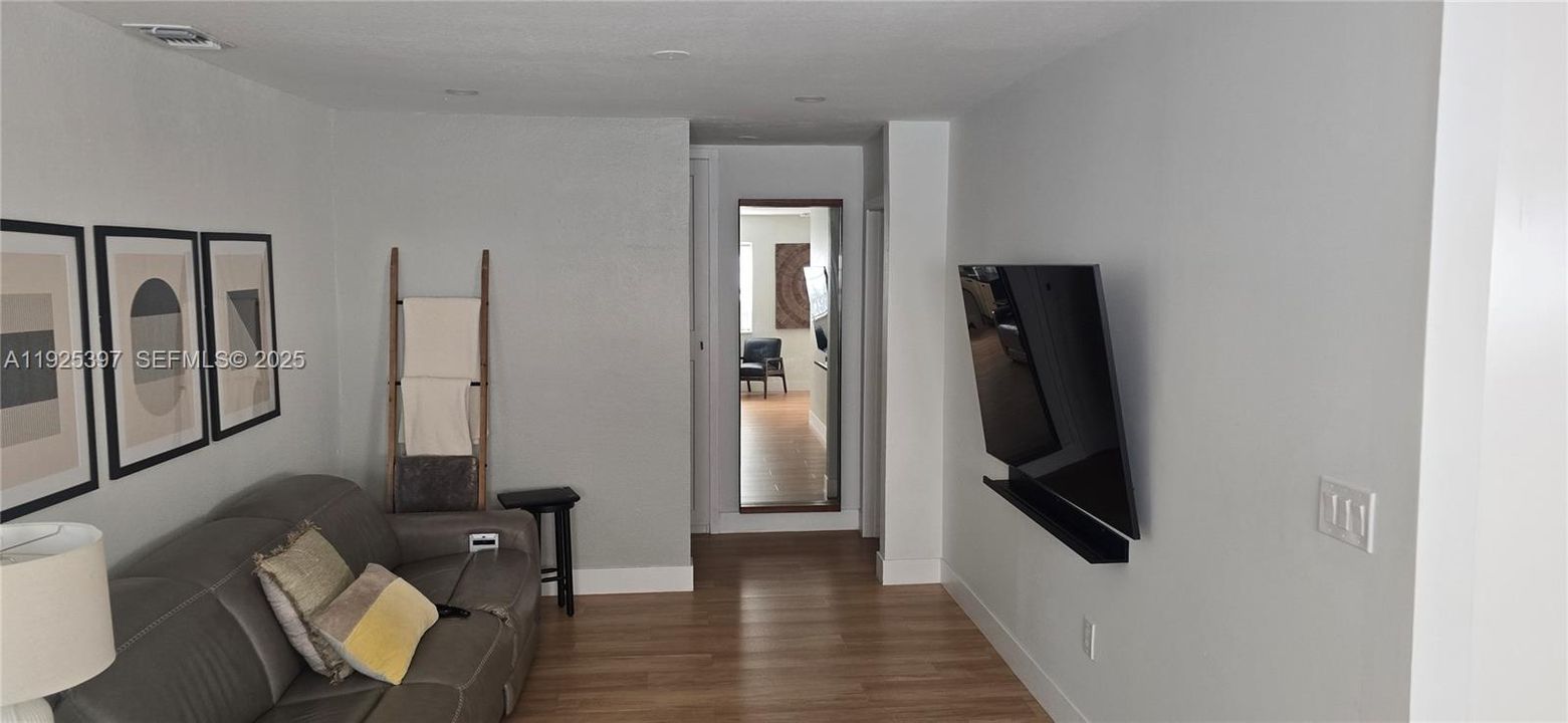 出租: $2,600 (3 贝兹, 2 浴室, 1342 平方英尺)