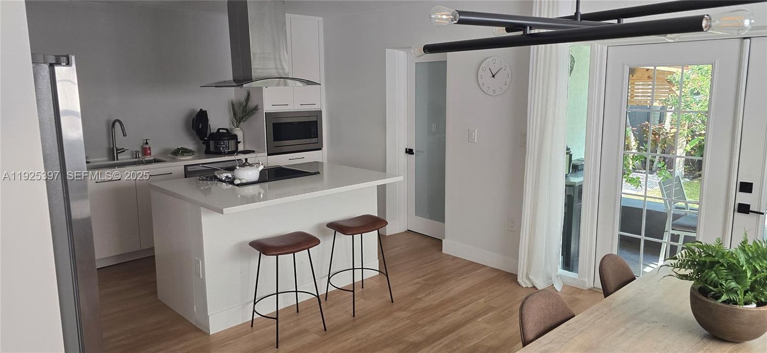 出租: $2,600 (3 贝兹, 2 浴室, 1342 平方英尺)