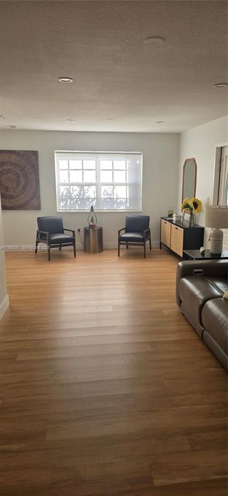 出租: $2,600 (3 贝兹, 2 浴室, 1342 平方英尺)