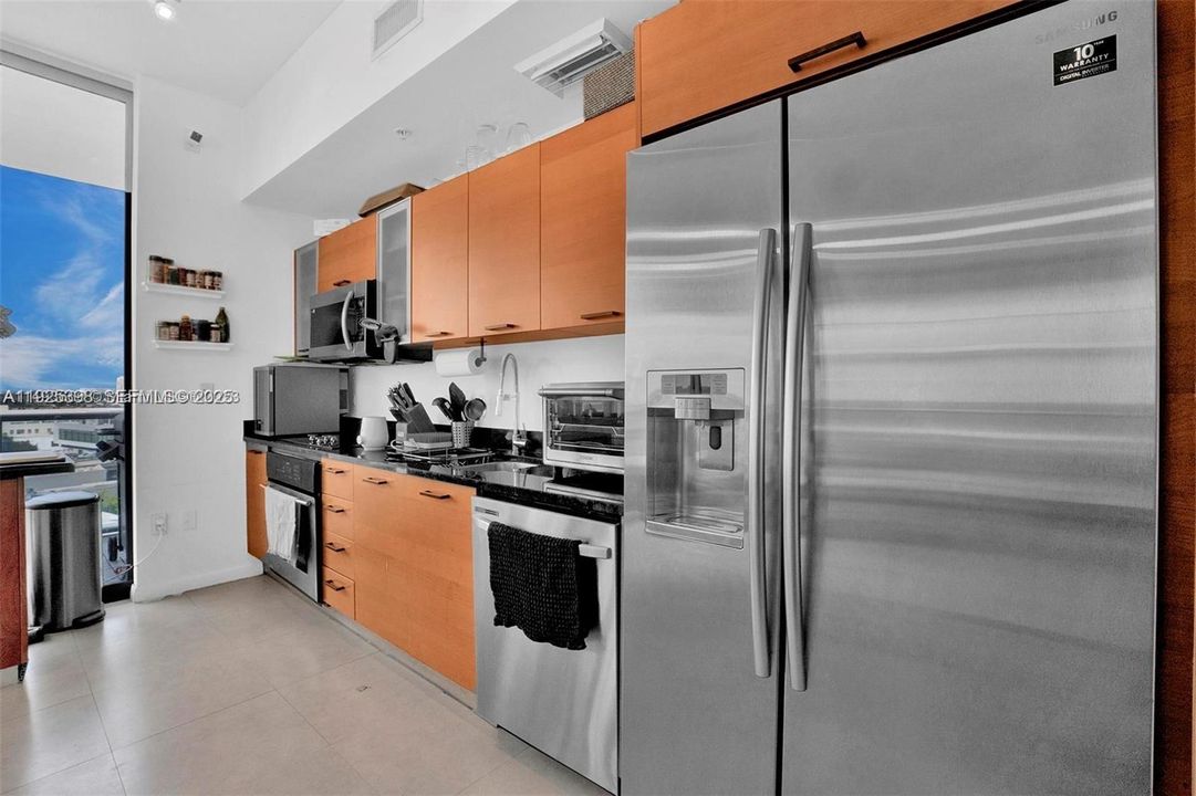 For Sale: $840,000 (3 beds, 2 baths, 1242 Square Feet)