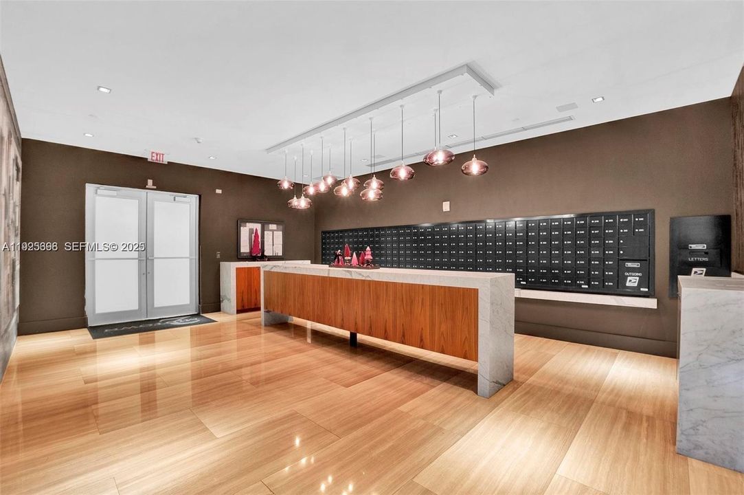 For Sale: $840,000 (3 beds, 2 baths, 1242 Square Feet)