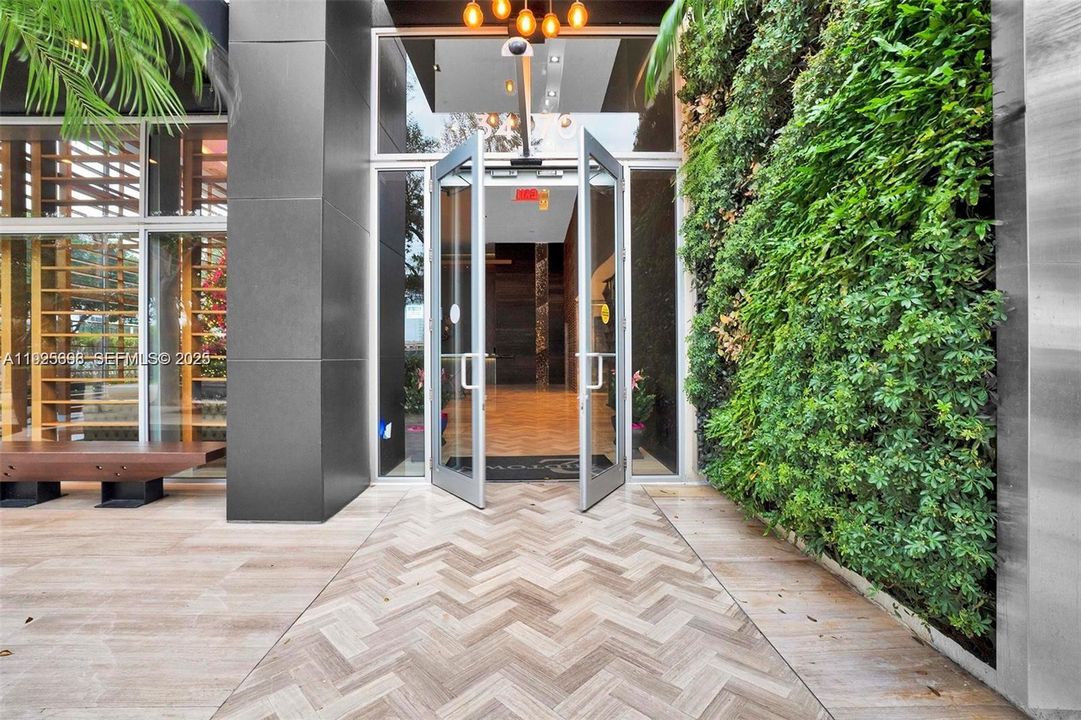 For Sale: $840,000 (3 beds, 2 baths, 1242 Square Feet)