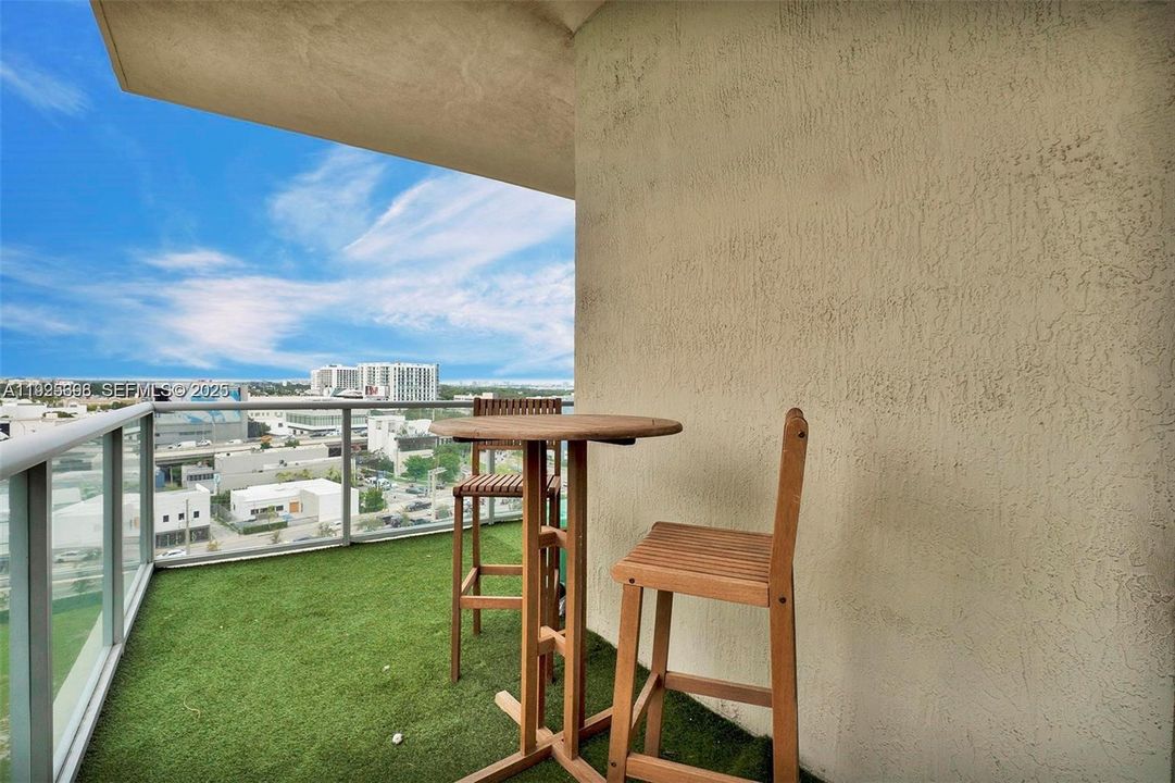 For Sale: $840,000 (3 beds, 2 baths, 1242 Square Feet)