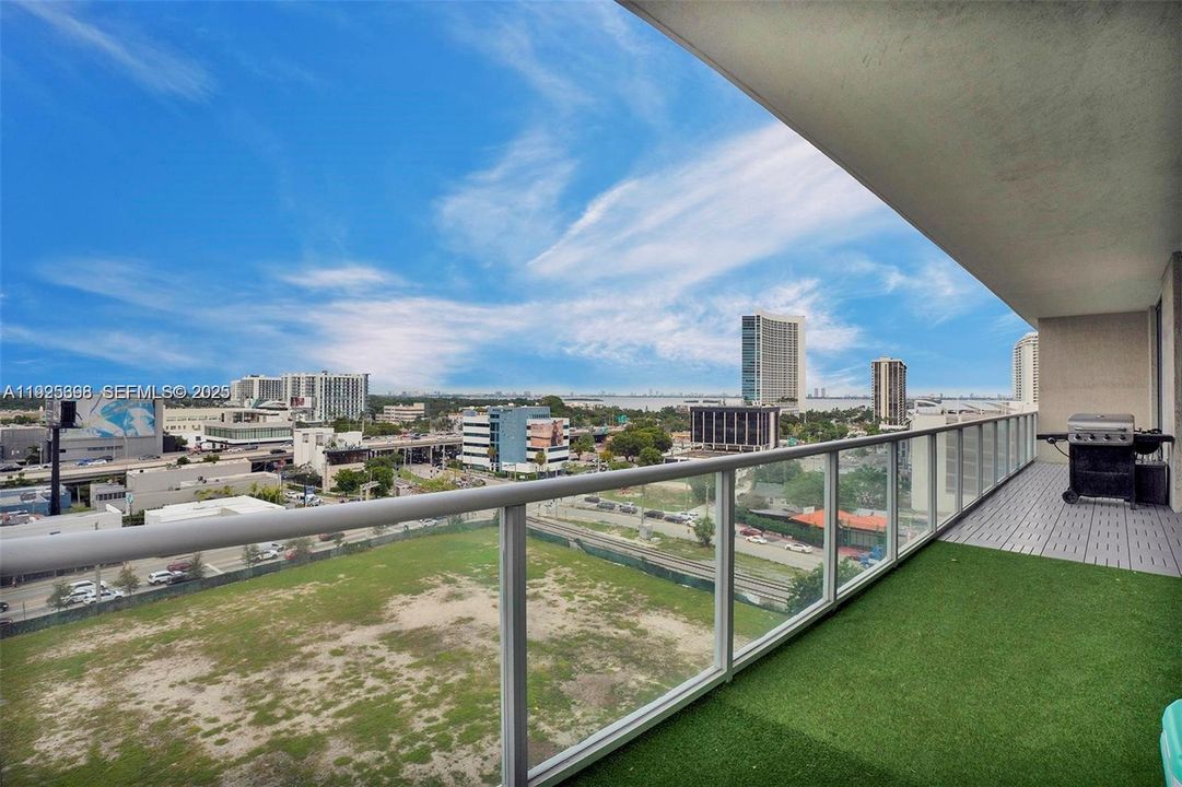 For Sale: $840,000 (3 beds, 2 baths, 1242 Square Feet)