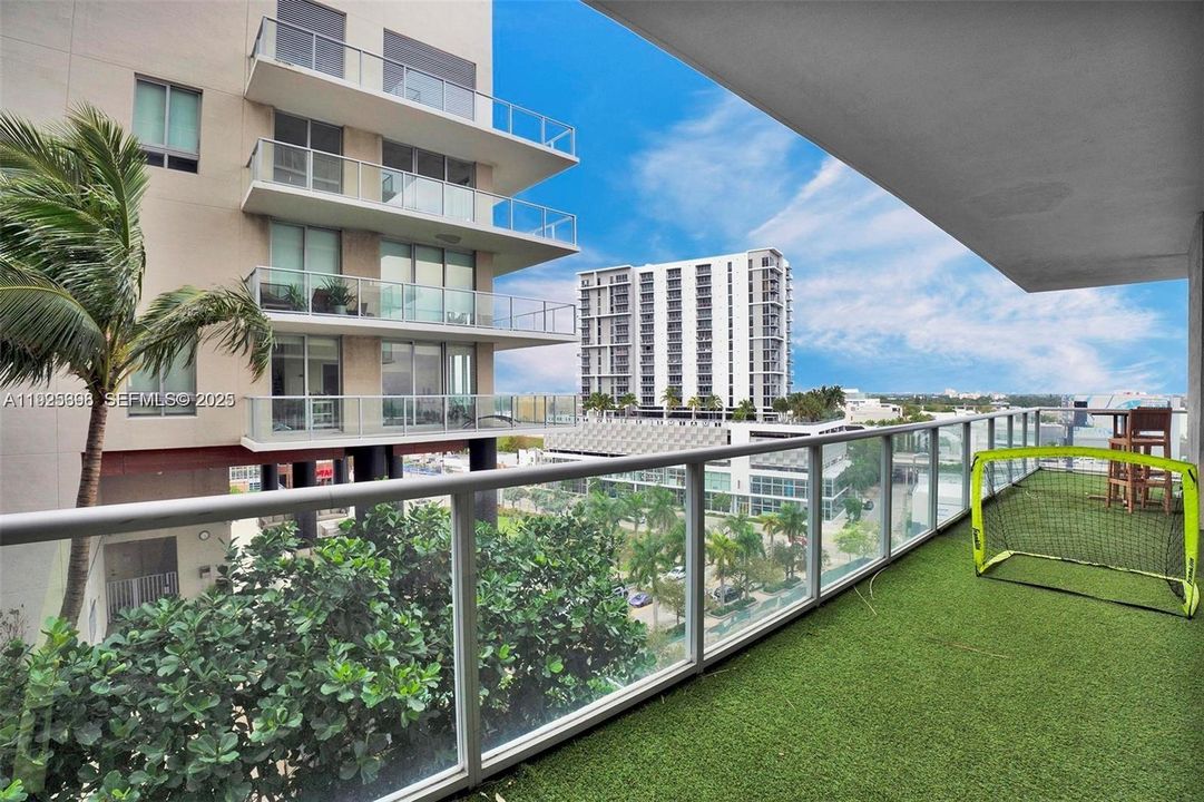 For Sale: $840,000 (3 beds, 2 baths, 1242 Square Feet)