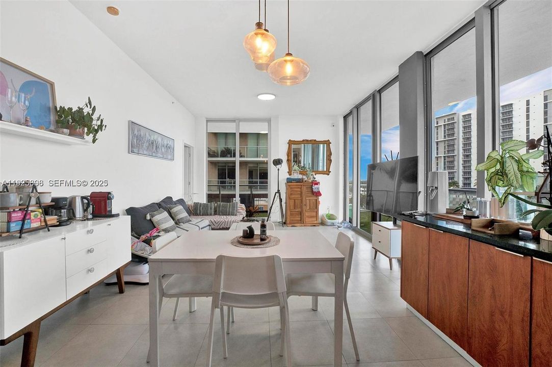 For Sale: $840,000 (3 beds, 2 baths, 1242 Square Feet)