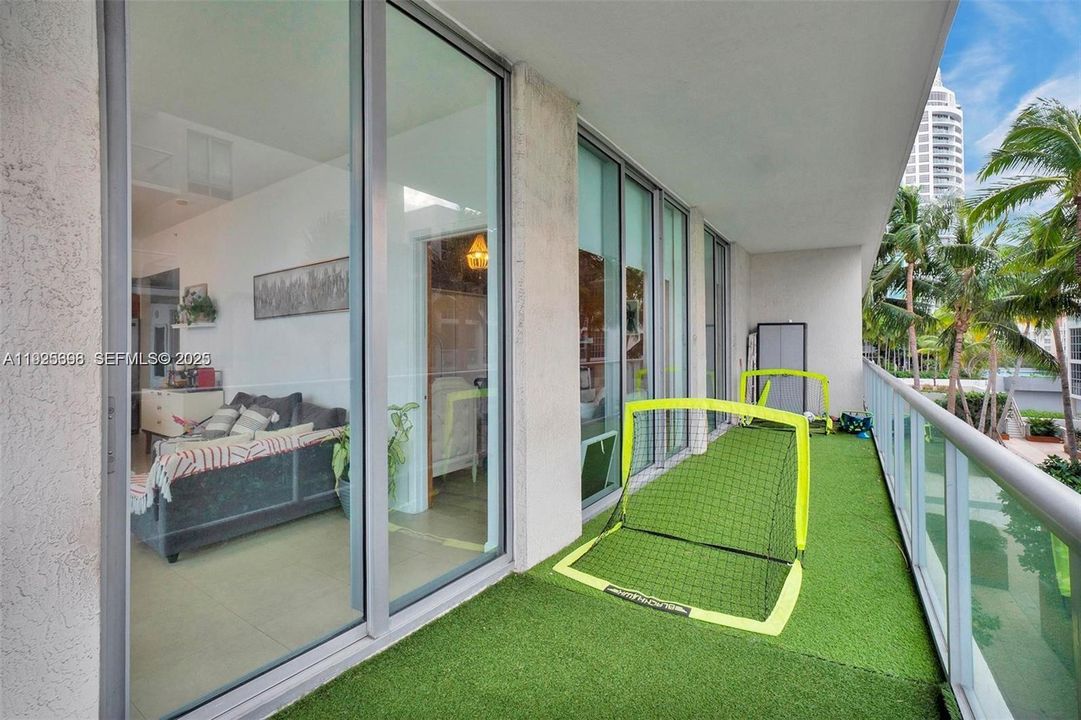 For Sale: $840,000 (3 beds, 2 baths, 1242 Square Feet)