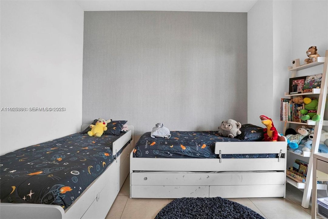 For Sale: $840,000 (3 beds, 2 baths, 1242 Square Feet)