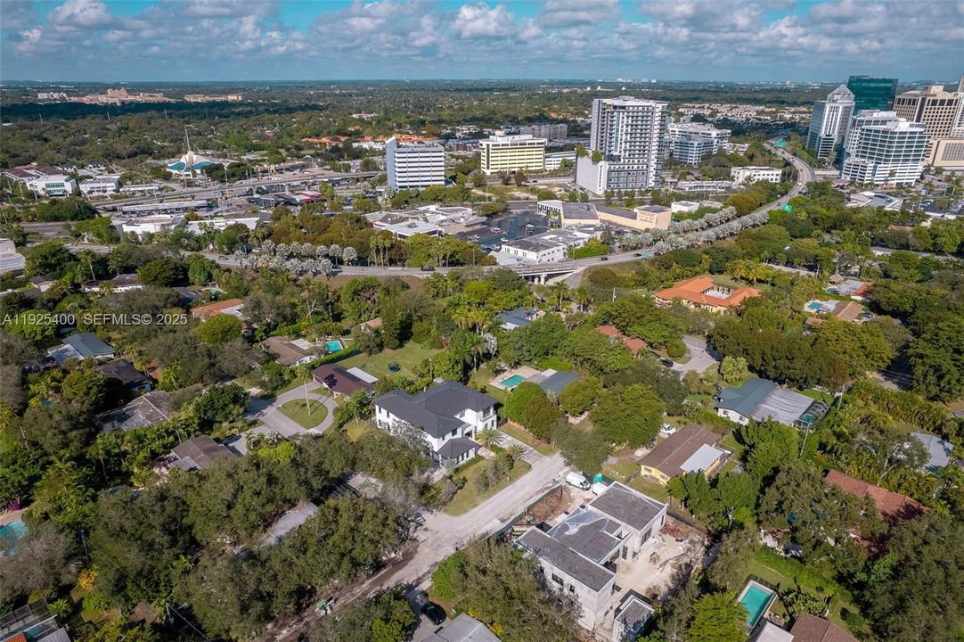 На продажу: $6,990,000 (6 спален, 7 ванн, 6841 Квадратных фут)