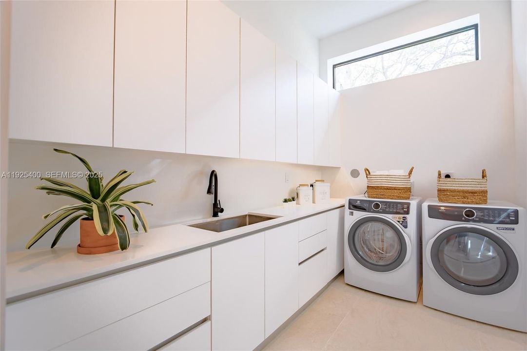 En Venta: $6,990,000 (6 camas, 7 baños, 6841 Pies cuadrados)