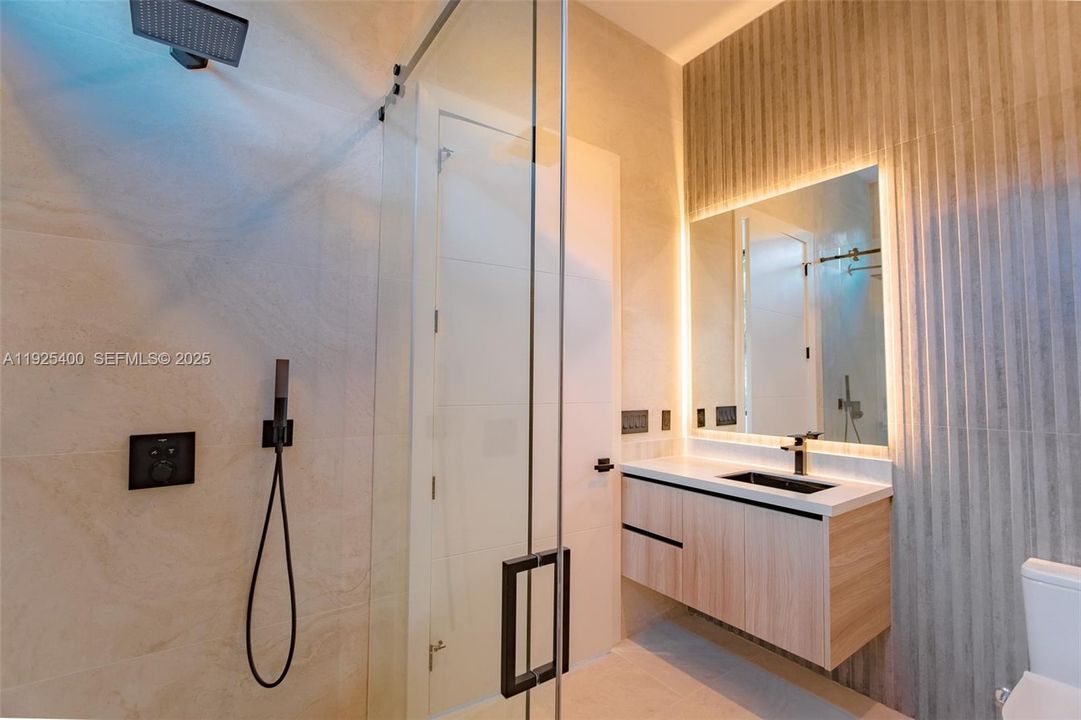 En Venta: $6,990,000 (6 camas, 7 baños, 6841 Pies cuadrados)