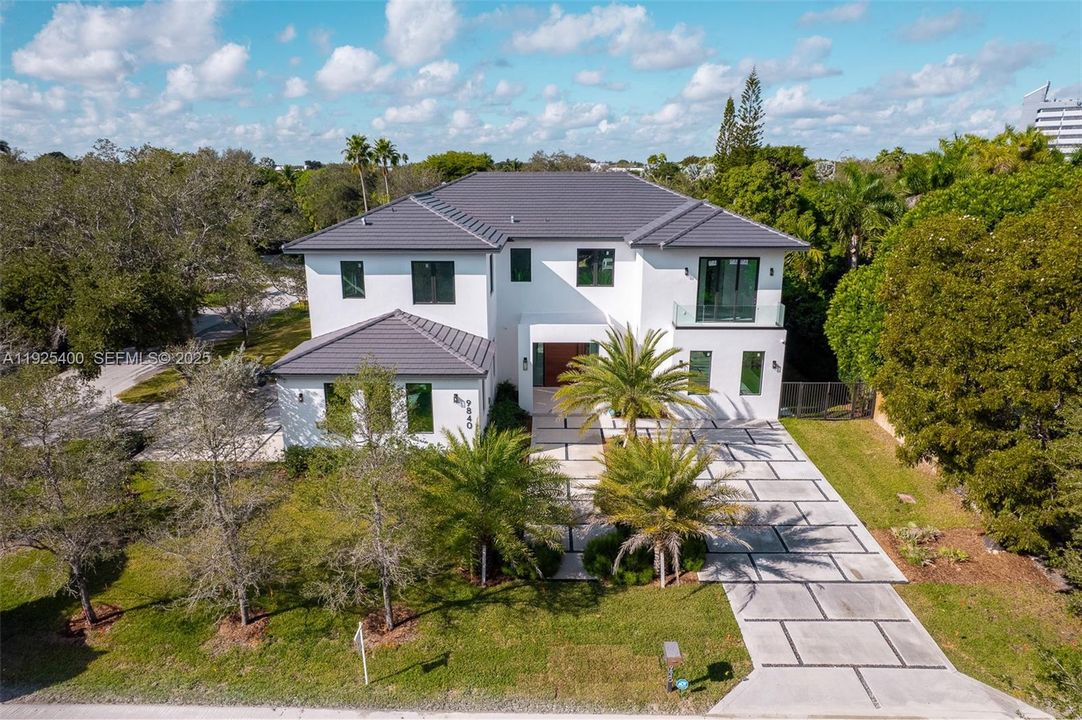 На продажу: $6,990,000 (6 спален, 7 ванн, 6841 Квадратных фут)