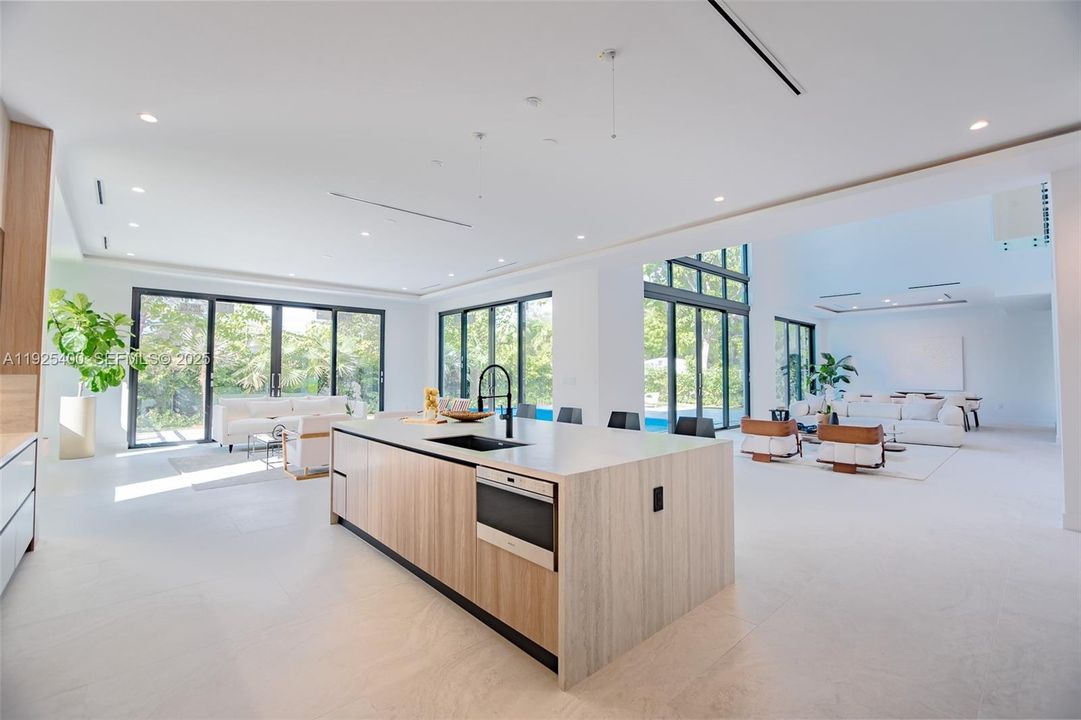 En Venta: $6,990,000 (6 camas, 7 baños, 6841 Pies cuadrados)