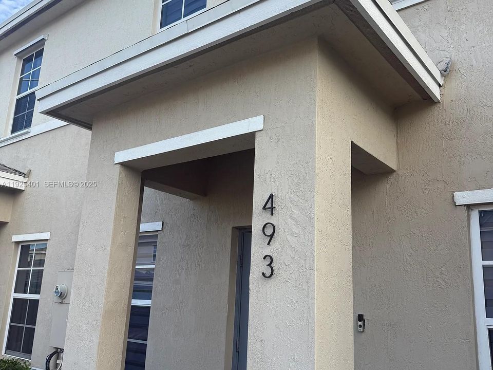 В аренду: $2,999 (3 спален, 2 ванн, 1512 Квадратных фут)