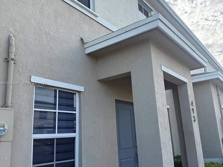 В аренду: $2,999 (3 спален, 2 ванн, 1512 Квадратных фут)