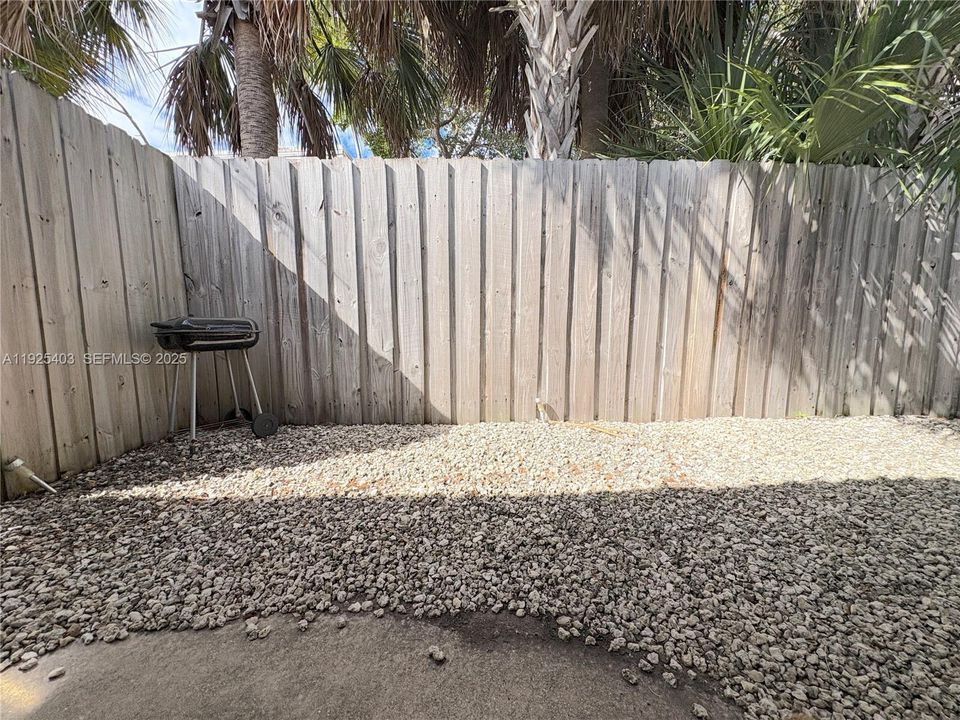 For Rent: $1,500 (0 beds, 1 baths, 400 Square Feet)