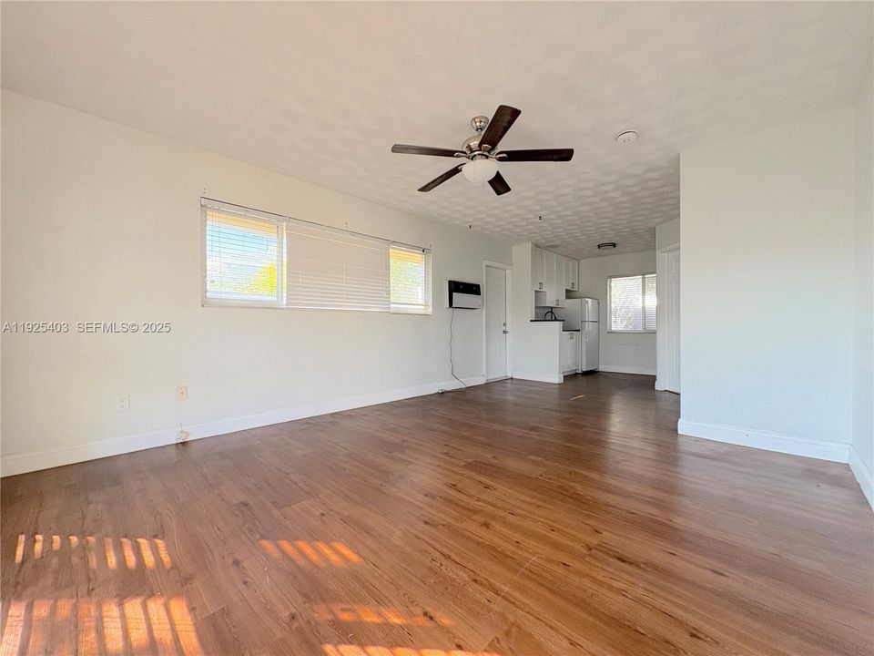 For Rent: $1,500 (0 beds, 1 baths, 400 Square Feet)