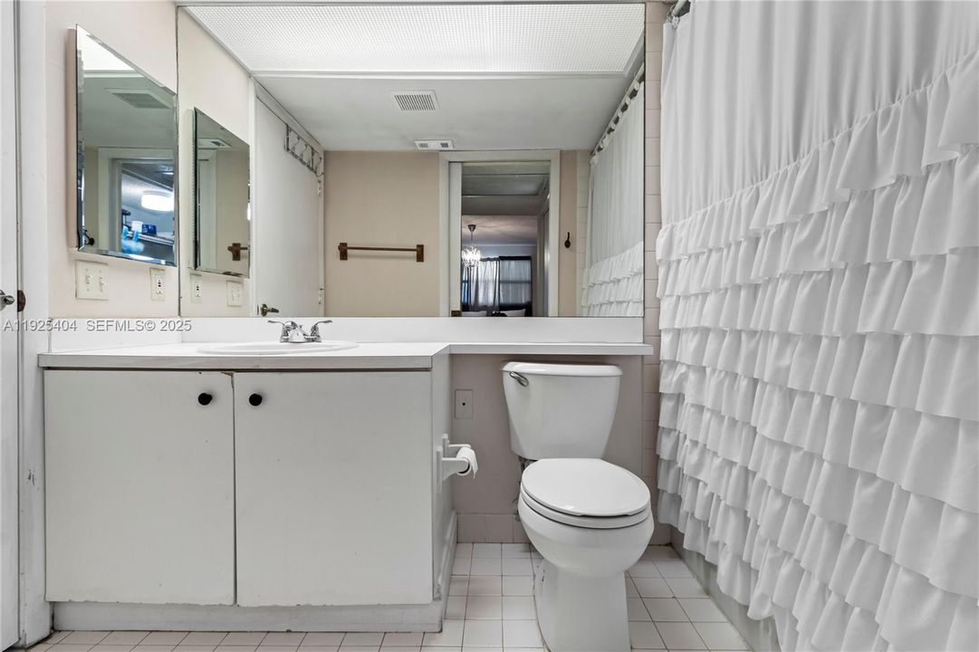 В аренду: $1,650 (2 спален, 1 ванн, 830 Квадратных фут)