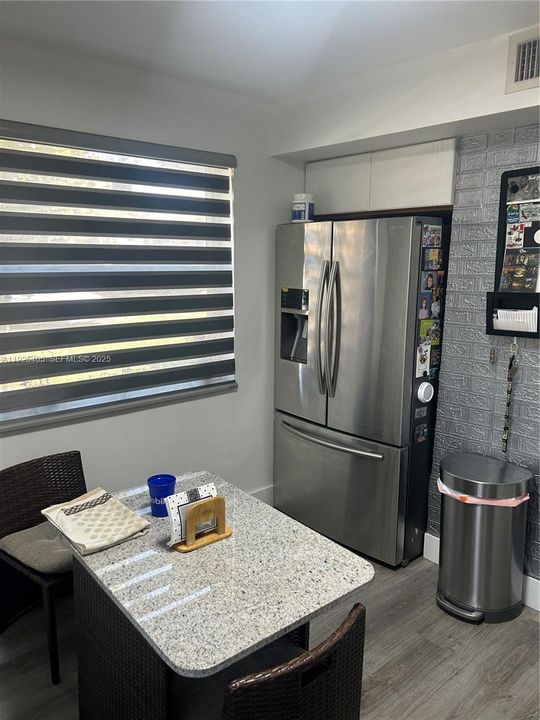 待售: $310,000 (2 贝兹, 2 浴室, 1112 平方英尺)