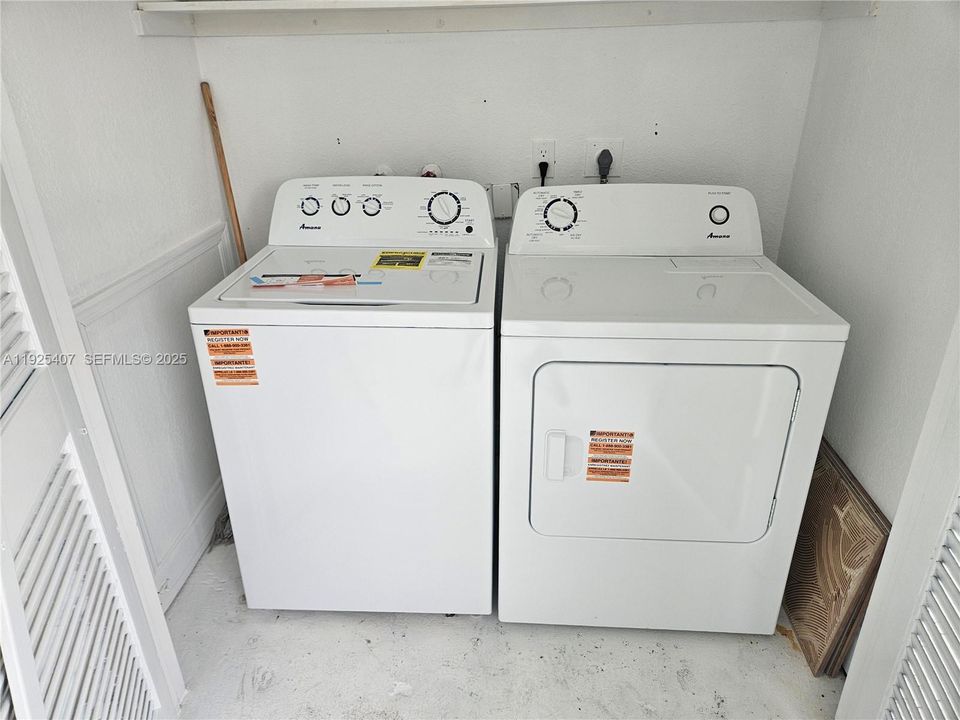 For Rent: $1,800 (2 beds, 2 baths, 883 Square Feet)