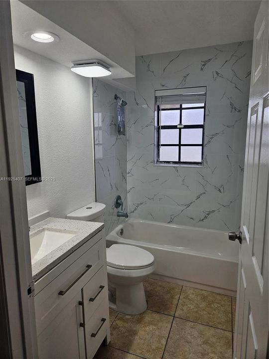 For Rent: $1,800 (2 beds, 2 baths, 883 Square Feet)