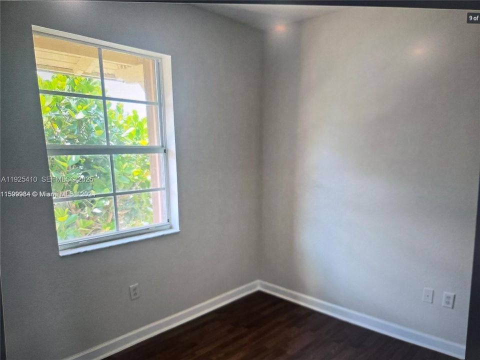 For Sale: $298,000 (3 beds, 2 baths, 1062 Square Feet)