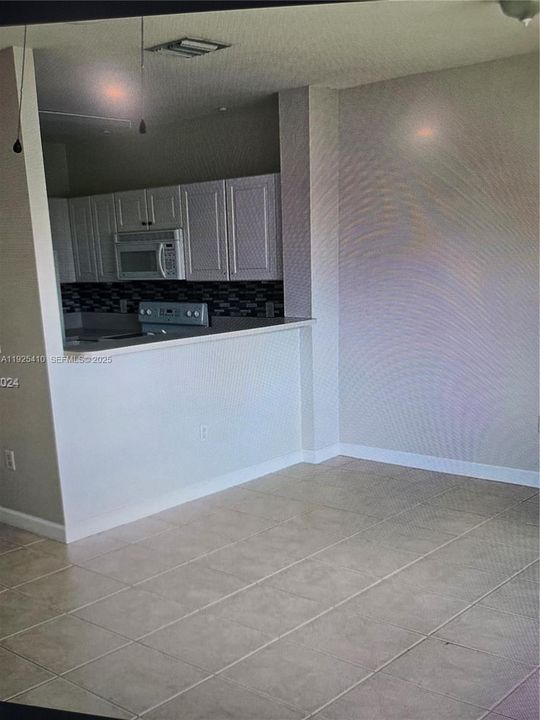 For Sale: $298,000 (3 beds, 2 baths, 1062 Square Feet)