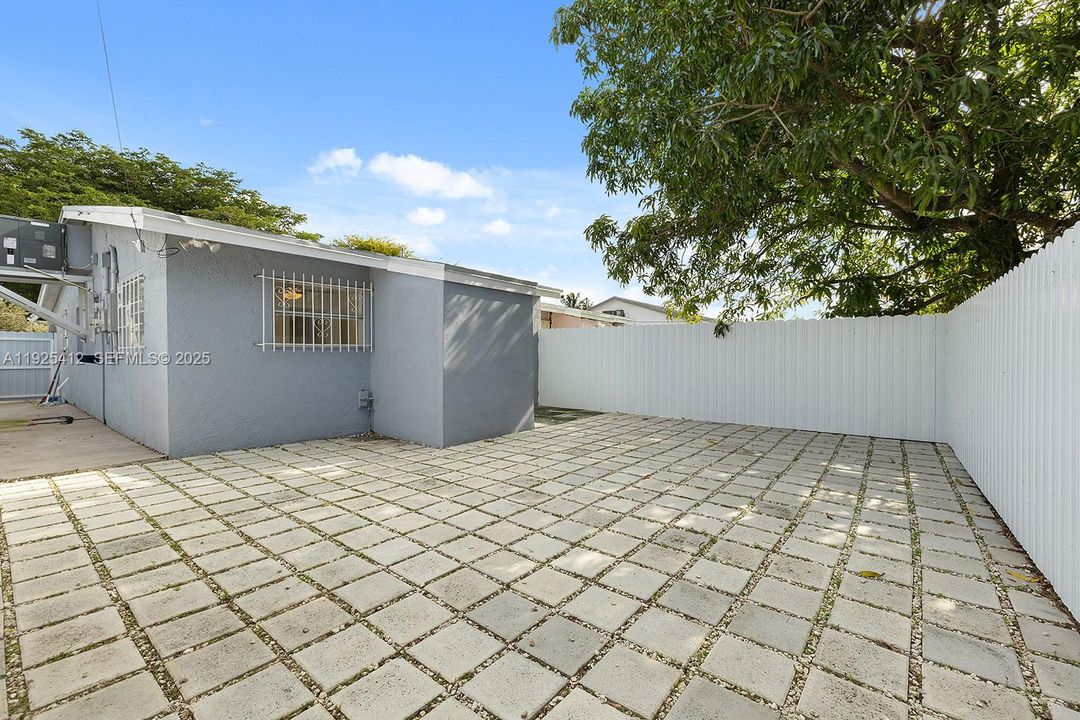 En Renta: $2,400 (2 camas, 2 baños, 792 Pies cuadrados)